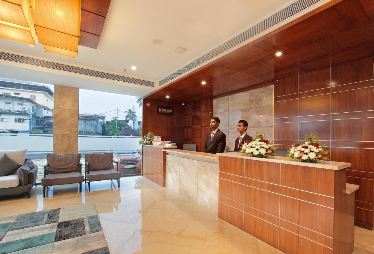 Hotel Ceasar Palace Thodupuzha Экстерьер фото